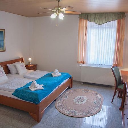Hotel Atlantis รัมชไตน์ มีเซินบาค ภายนอก รูปภาพ