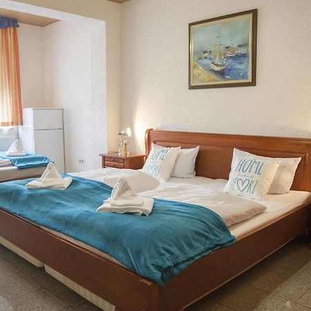 Hotel Atlantis รัมชไตน์ มีเซินบาค ภายนอก รูปภาพ