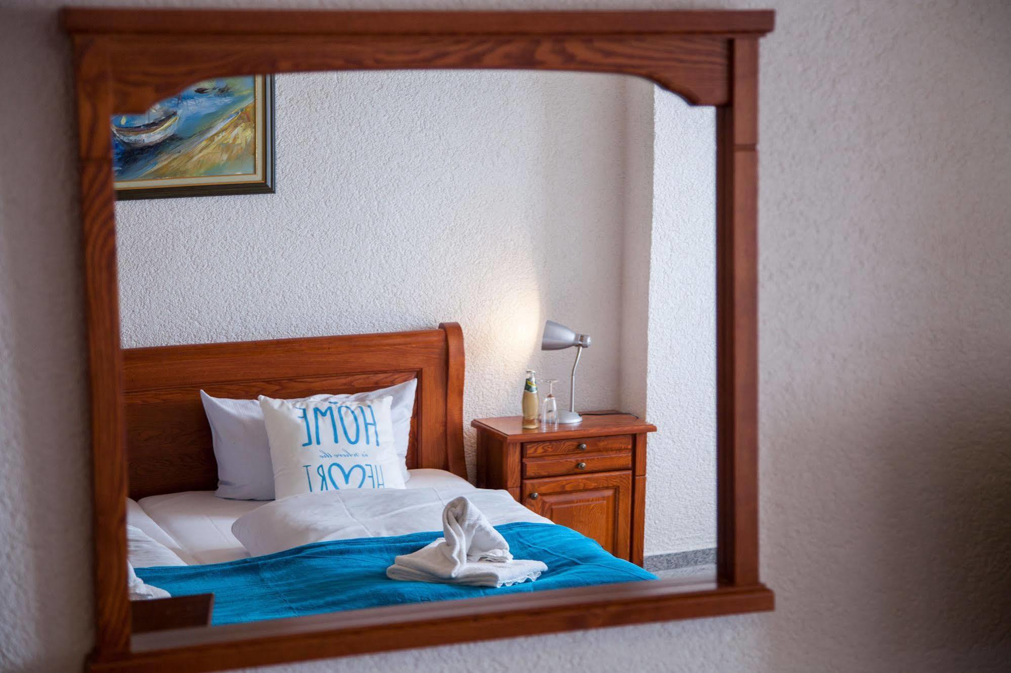 Hotel Atlantis รัมชไตน์ มีเซินบาค ภายนอก รูปภาพ